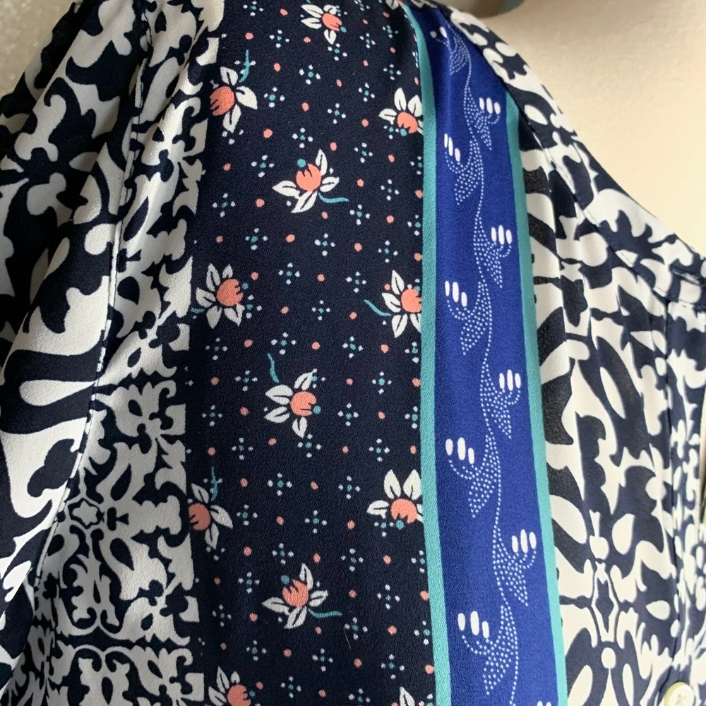 🚫SOLD! NWOT I•LOFT•I Ann Taylor Half Button Print - Picture 4 of 8